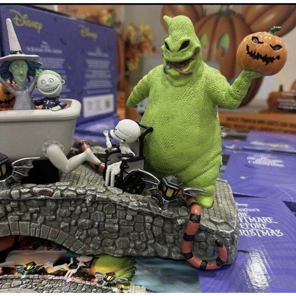 *NEW* Disney NIGHTMARE BEFORE CHRISTMAS Mayor's Car Scene Costco Exclusive - Picture 8 of 8